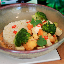 Carregar imagem no visualizador da galeria, Moqueca de Tofu e Legumes