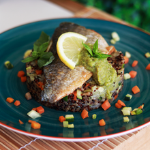 Carregar imagem no visualizador da galeria, Filete de Dourada com pesto de manjericão