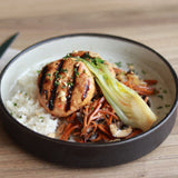 Hambúrguer de Frango com sweet chili e amendoim - marmitas