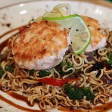 Carregar imagem no visualizador da galeria, Hambúrguer de Salmão (sem ovo)