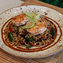 Carregar imagem no visualizador da galeria, Hambúrguer de Salmão (sem ovo)