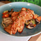 Escalopes de Peito de Perú com molho romesco