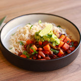 Chili de Legumes com Abacate, Lima e ervas