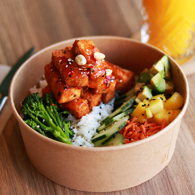 Poke Bowl Tofu crocante com molho sweet chilli
