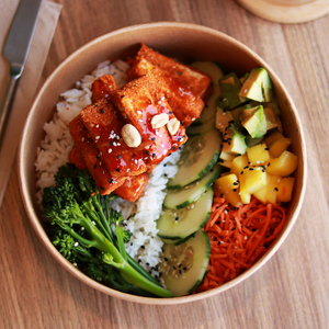Poke Bowl Tofu crocante com molho sweet chilli
