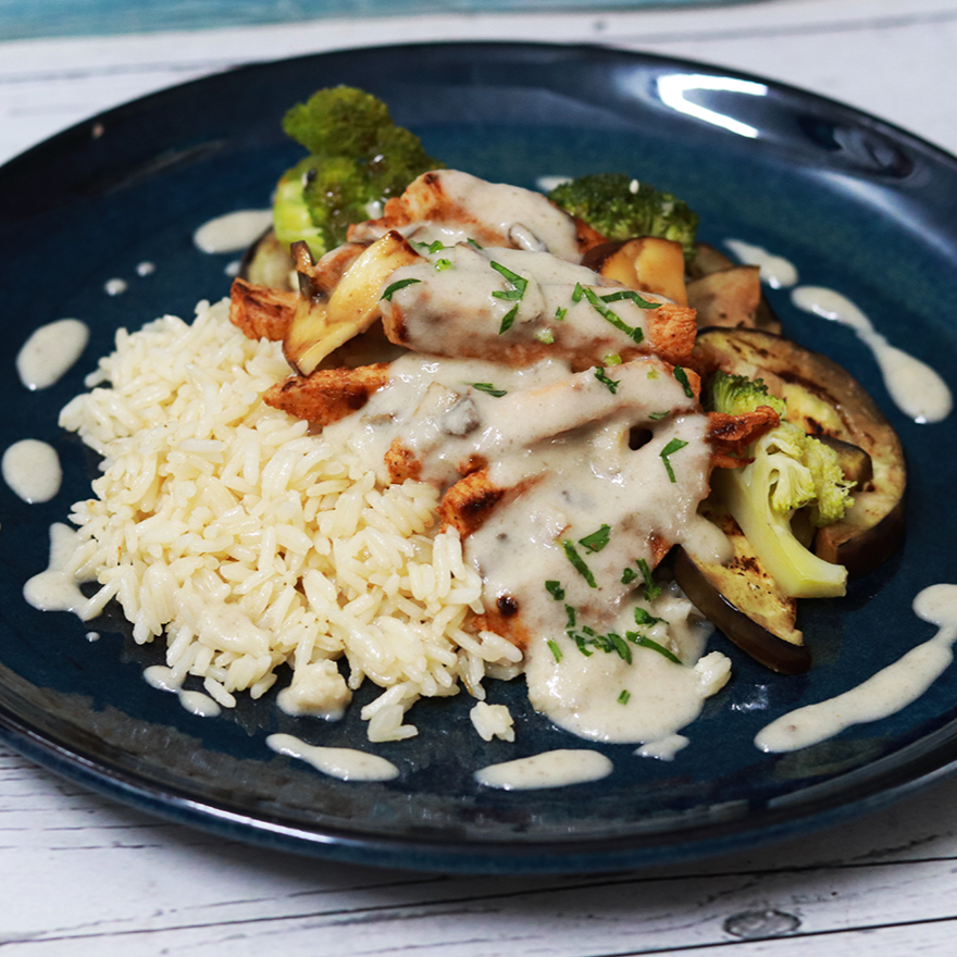 Frango com molho de cogumelos e leite de coco