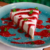 Cheesecake de Coco com coulis de Framboesa