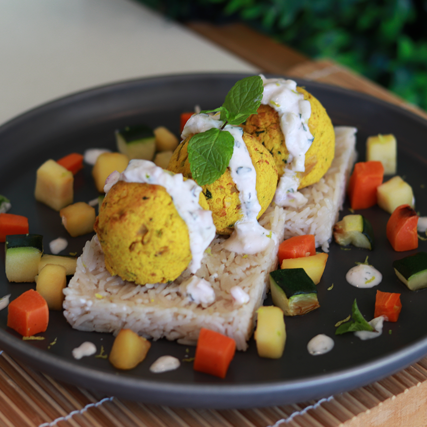 Falafel de Grão de Bico com molho Tzatziki