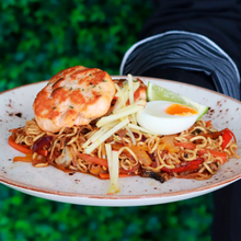 Carregar imagem no visualizador da galeria, Hambúrguer de Salmão