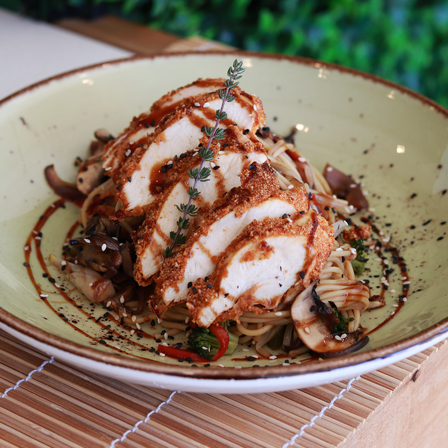 Peito de Frango Oriental com crosta aromática